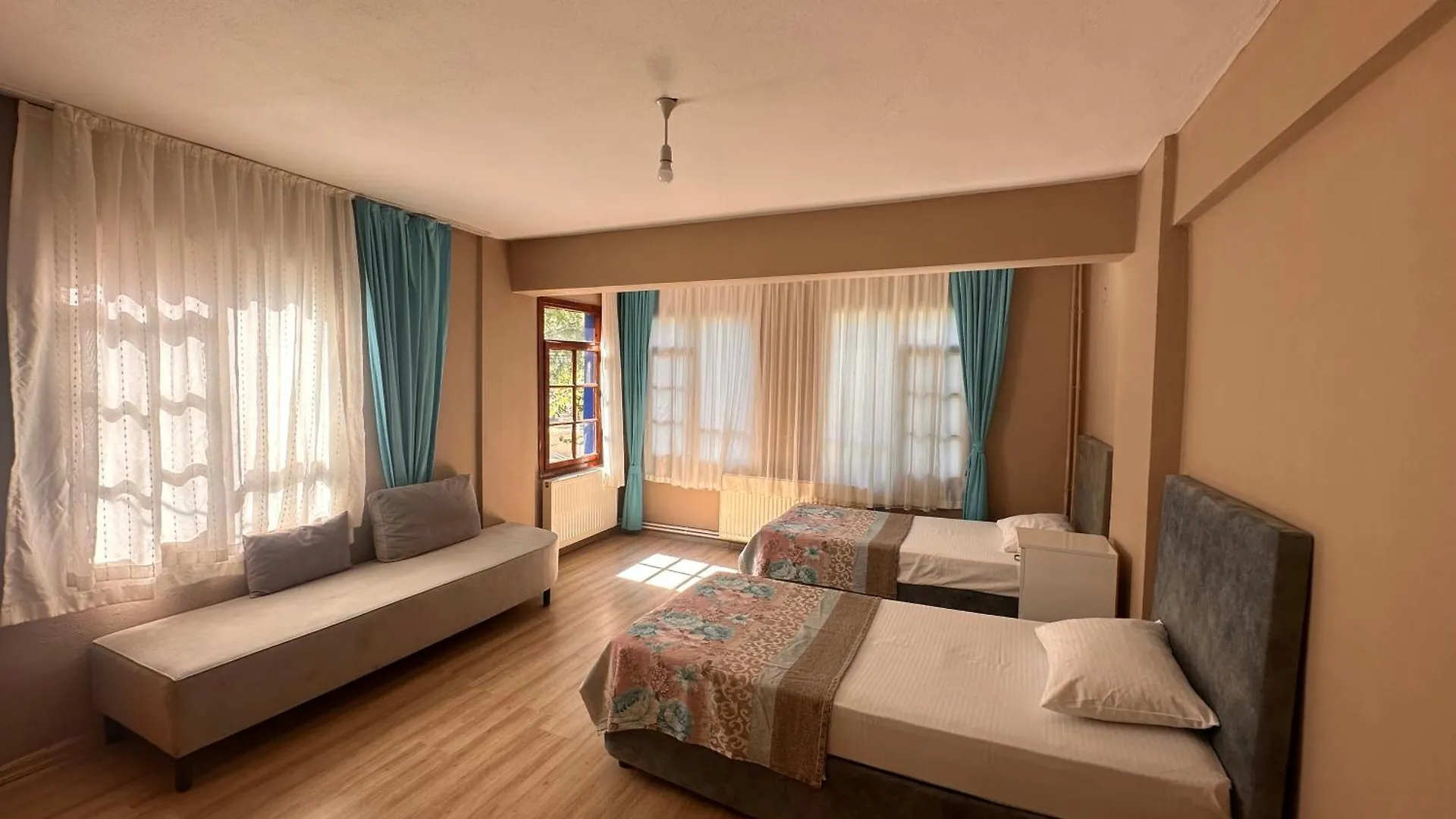 Sakliderebutikotel Edremit  0*, Edremit (Balikesir) Turquía